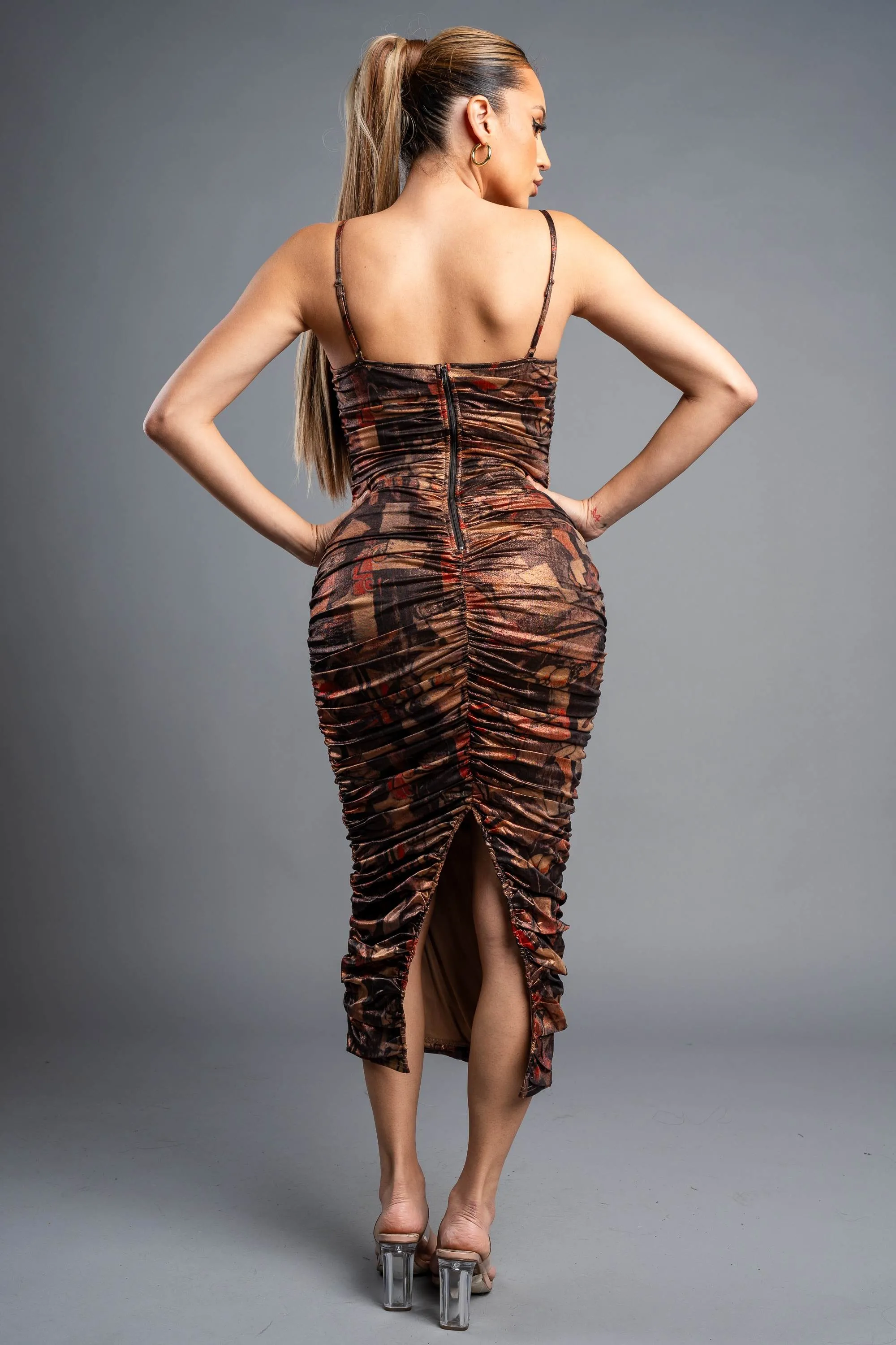 CHIC ABSTRACT PRINT FOILED RUCHED MIDI DRESS