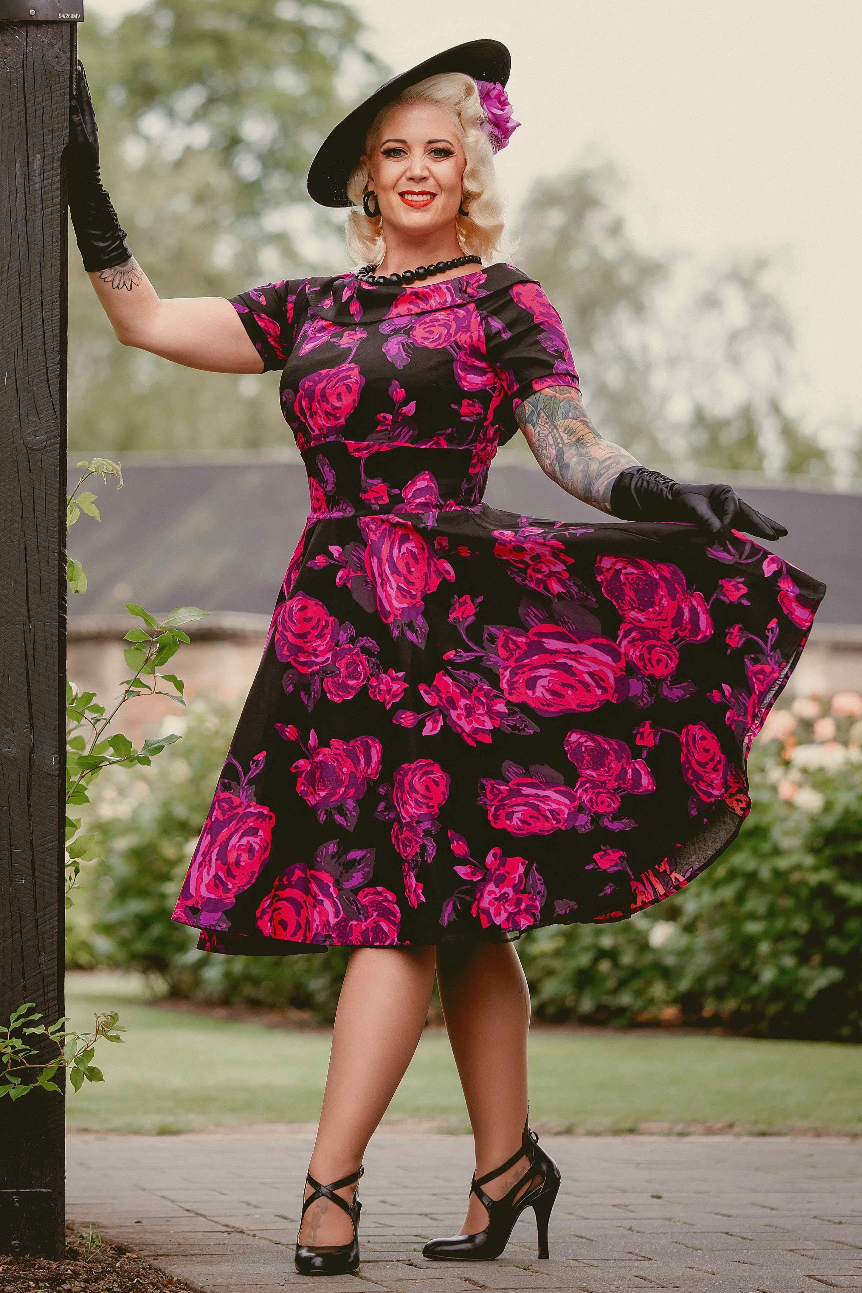 Darlene Retro Black-Pink Roses Swing Dress