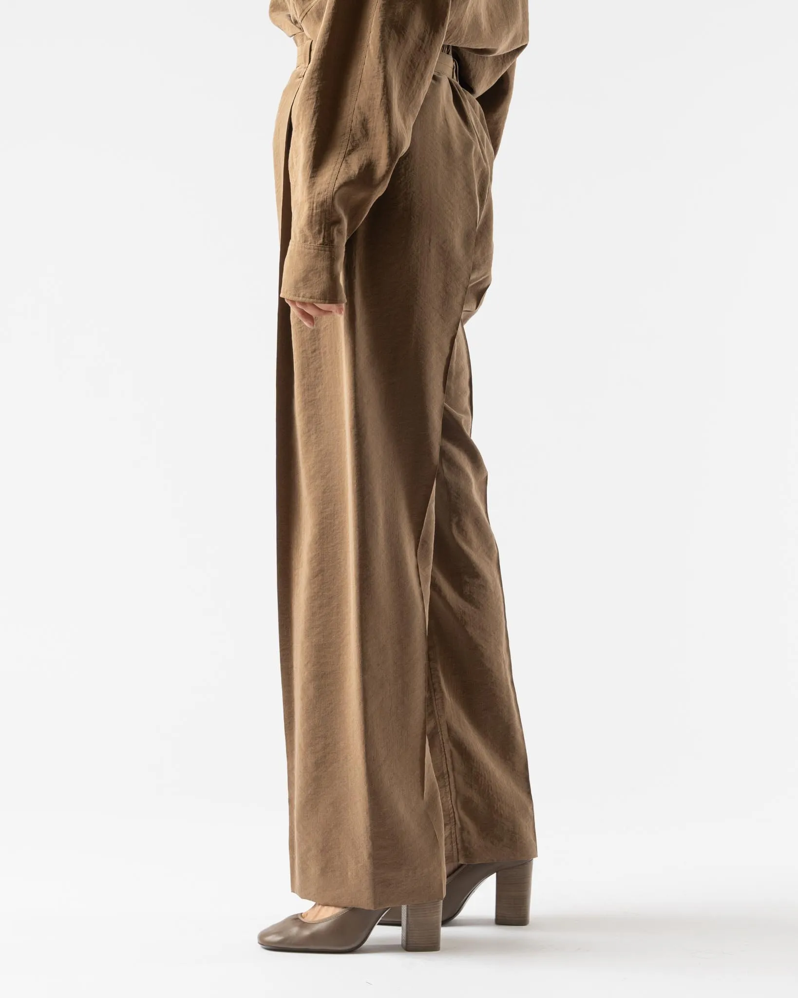 Lemaire Belted Relaxed Pants in Havana