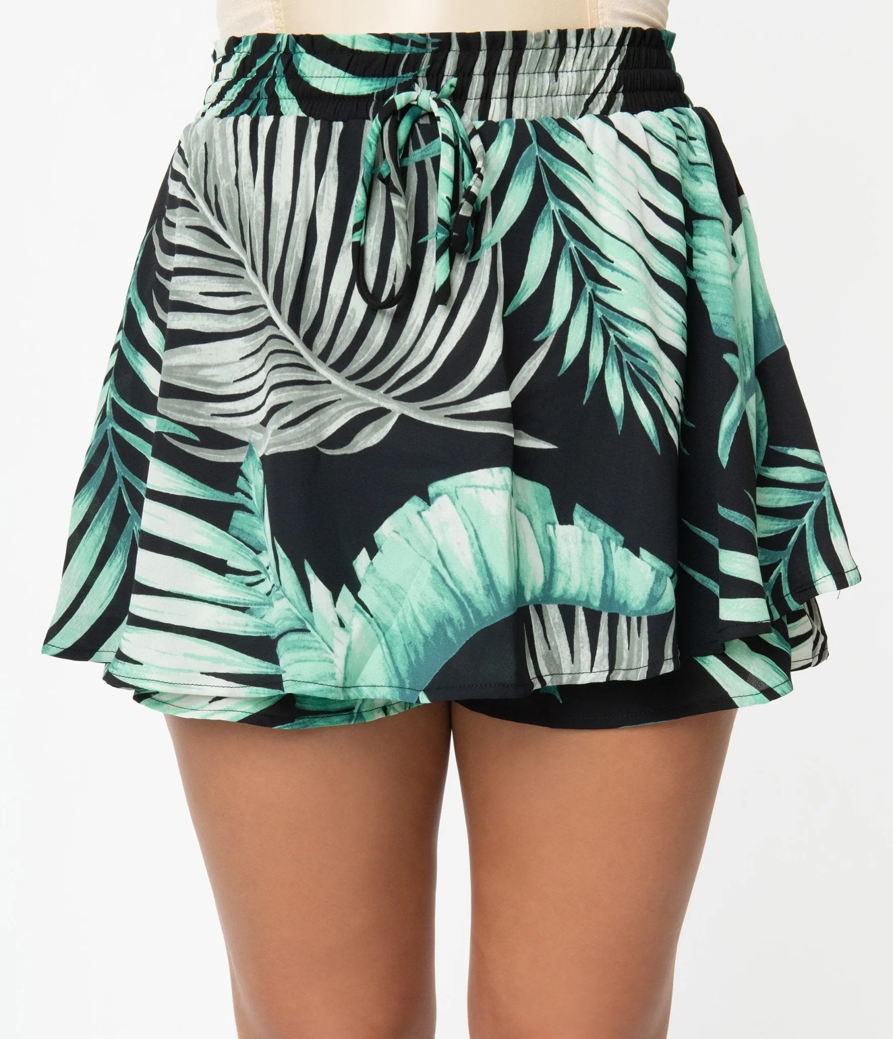 Retro Style Green & Black Palm Print Tropical Skort