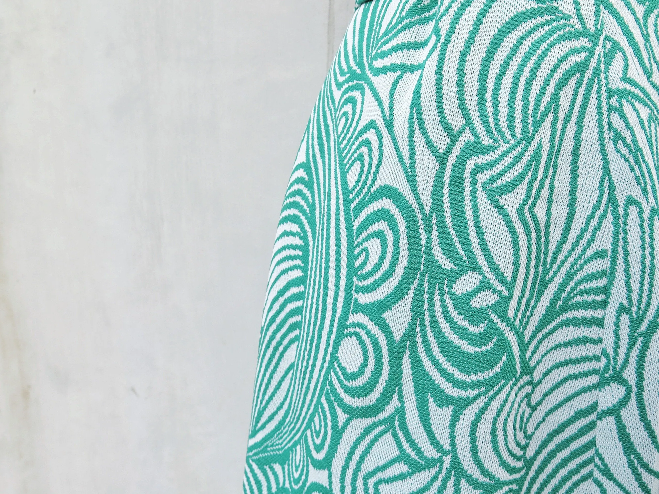 Selina | Vintage 1960s 19790s Green Retro Lava lamp swirls geometric print A-line skirt