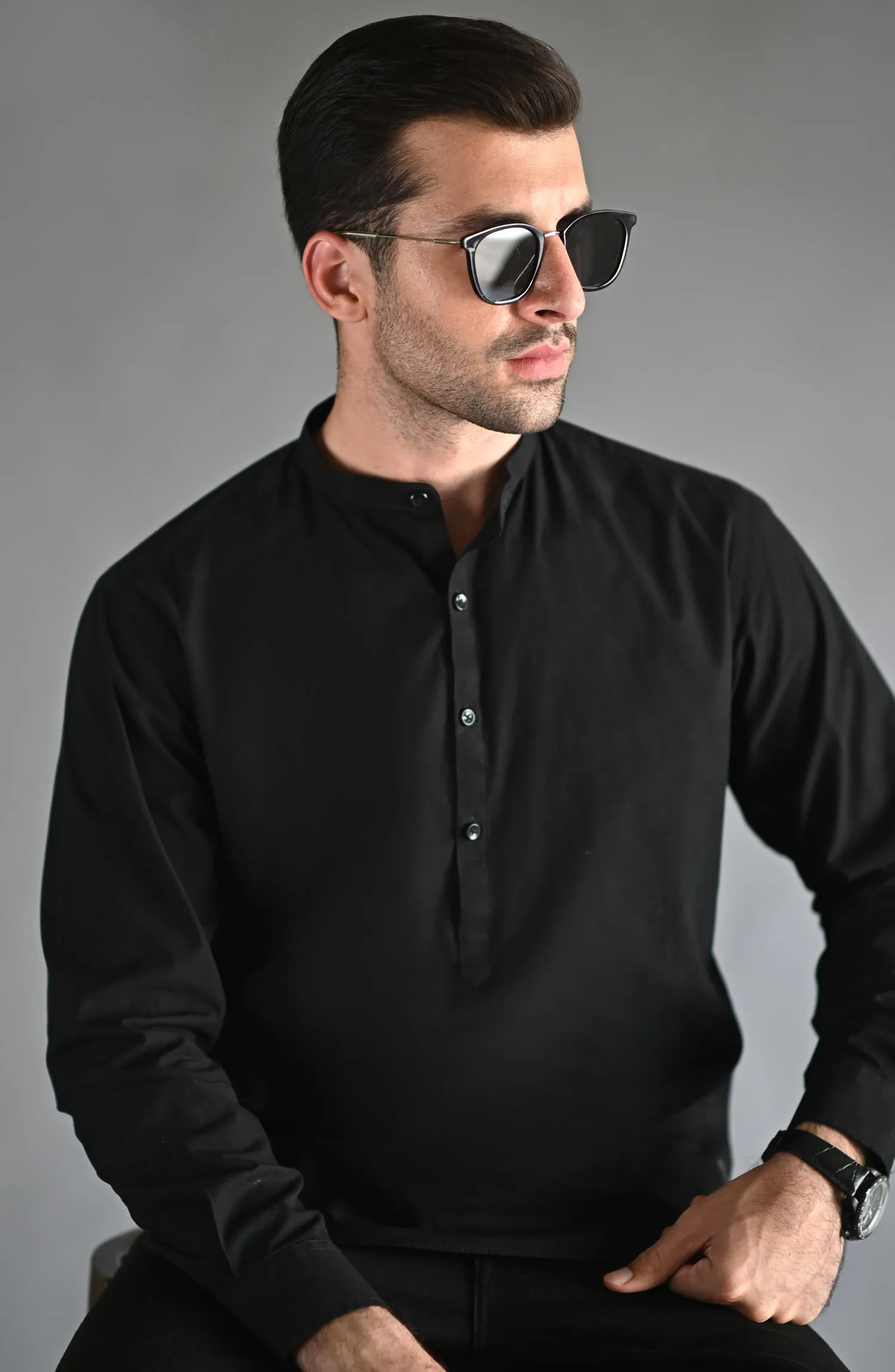 UNTUCKED PLAIN SHIRTS