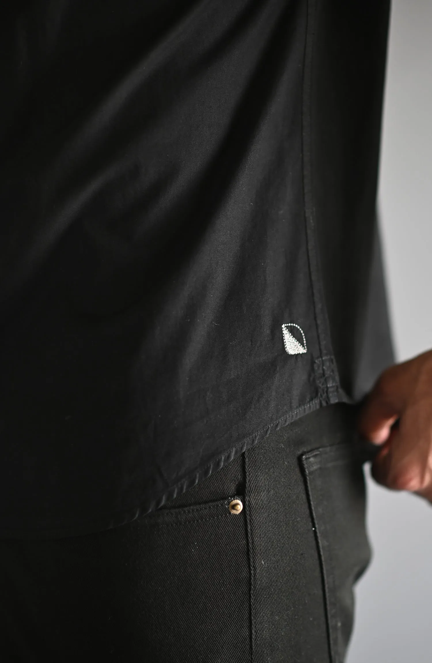 UNTUCKED PLAIN SHIRTS