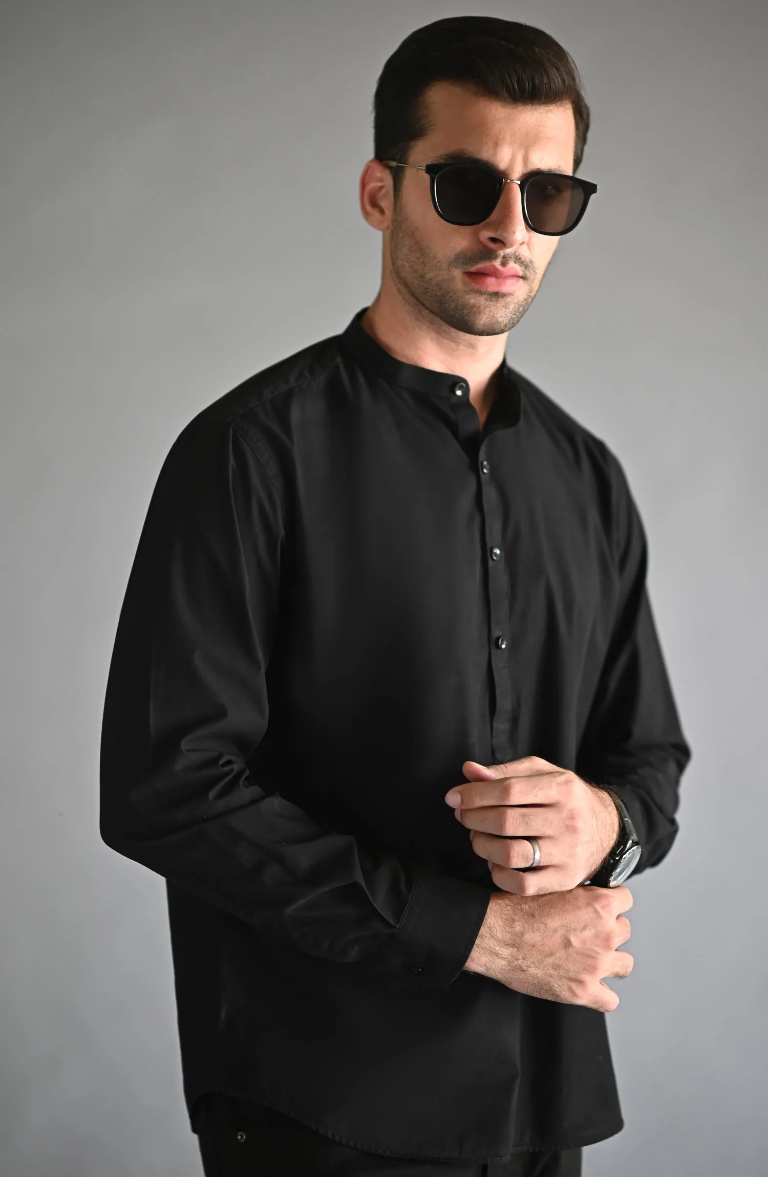 UNTUCKED PLAIN SHIRTS